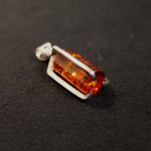 Vintage 925 silver pendant with amber